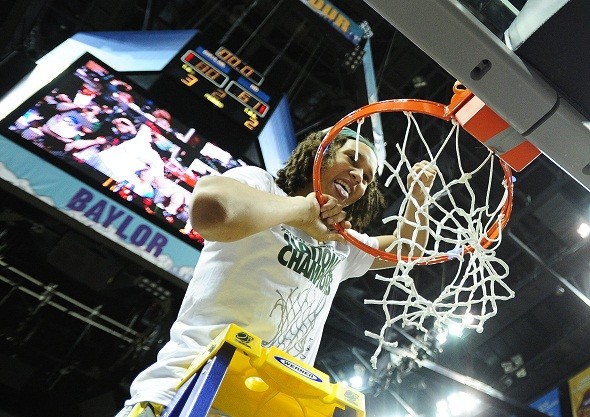 brittney-griner-signs-contract-with-chinese-wcba-team-following-wnba