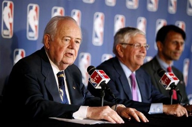 (L - R) New Orleans Hornets owner Tom Benson, NBA Commissioner David Stern and Louisiana Governor Bobby Jindal address the media