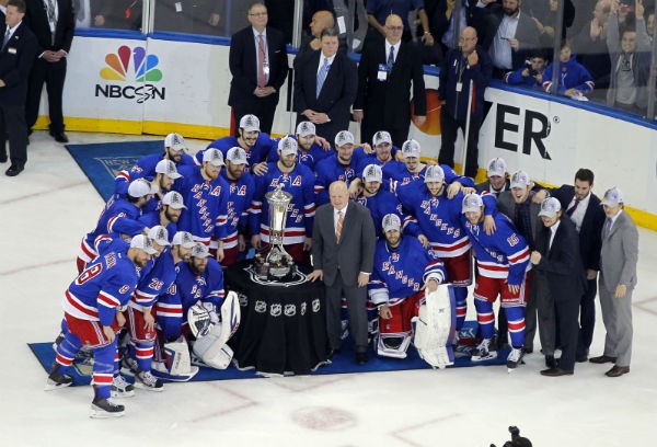 The New York Rangers pose with the Prince of Whales Trophy