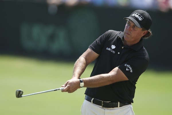Phil Mickelson chips