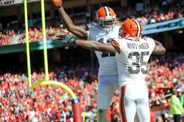 Cleveland Browns running back Fozzy Whittaker (35) is congratulated by wide receiver Josh Gordon 