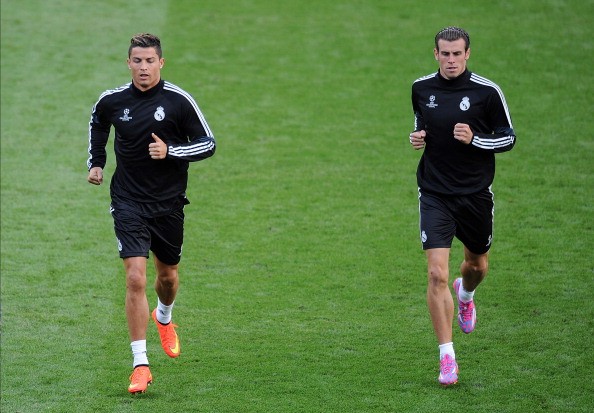 Cristiano Ronaldo (L) and Gareth Bale