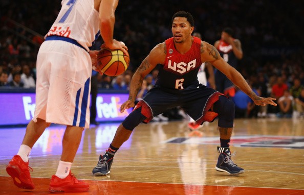 Derrick Rose #6 of the USA defends against Puerto Rico 