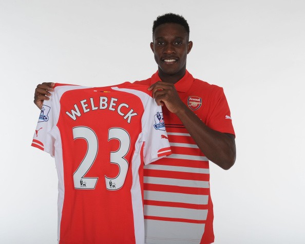 Arsenal unveil new signing Danny Welbeck