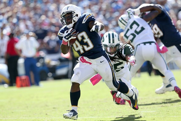 Running back Branden Oliver #43 of the San Diego Chargers 