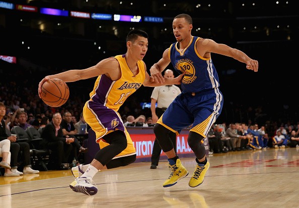 Jeremy Lin #17 of the Los Angeles Lakers
