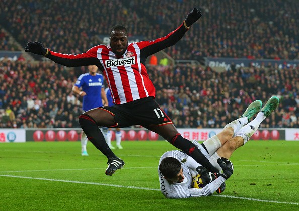 Jozy Altidore of Sunderland is foiled by goalkeeper Thibaut Courtois 