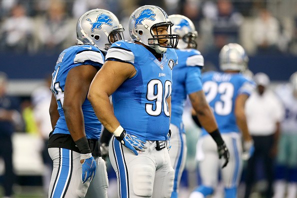 Defensive tackle Ndamukong Suh #90 of the Detroit Lions