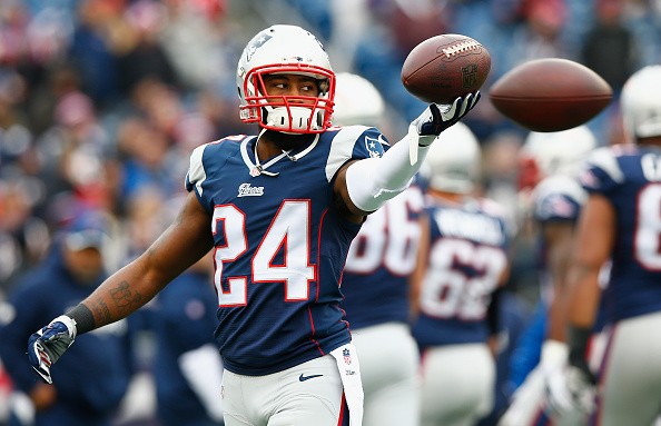 Darrelle Revis #24 of the New England Patriots