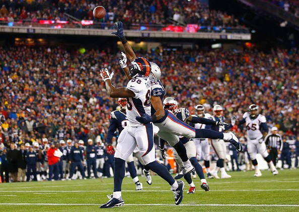 Brandon Browner #39 of the New England Patriots defends Demaryius Thomas #88 of the Denver Broncos 