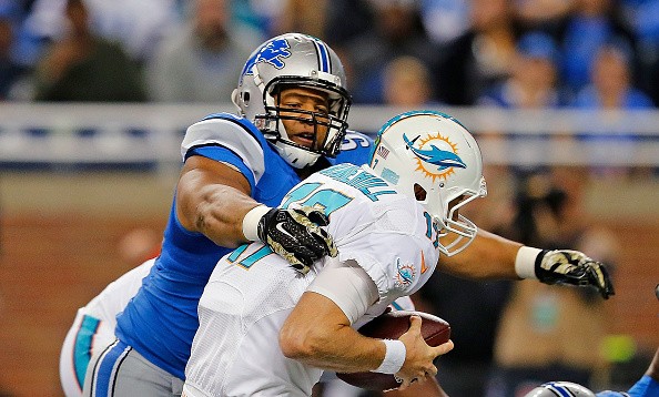Ndamukong Suh #90 of the Detroit Lions