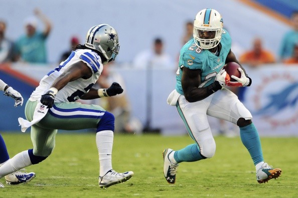 Running back Lamar Miller #26 of the Miami Dolphins