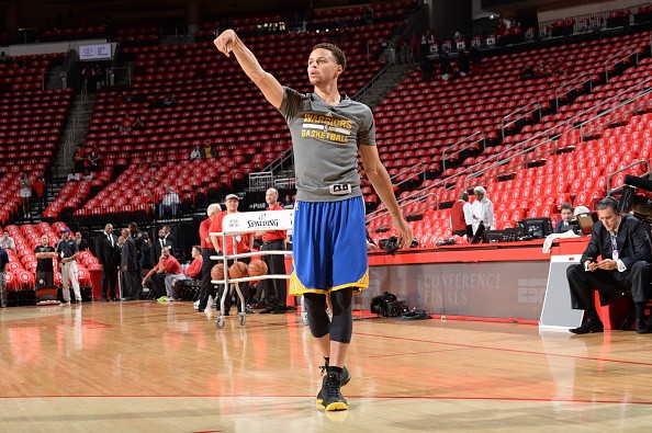 Stephen Curry #30 of the Golden State Warriors warms up before Game Four of the Western Conference Finals 