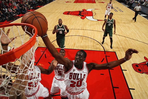 Tony Snell #20 of the Chicago Bulls