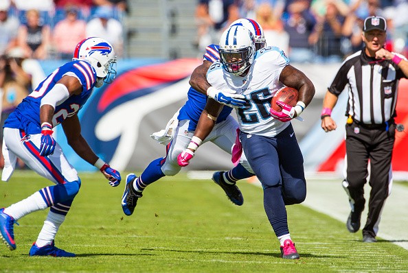 Running back Antonio Andrews #26 of the Tennessee Titans