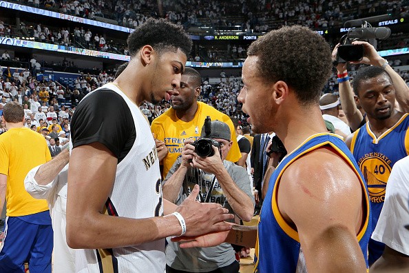 Stephen Curry #30 of the Golden State Warriors, Anthony Davis #23 of the New Orleans Pelicans