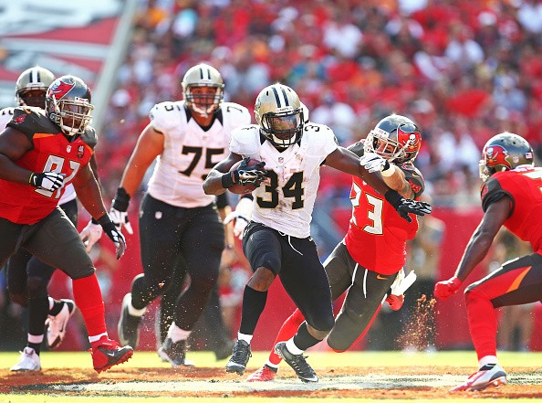 Tim Hightower #34 of the New Orleans Saints