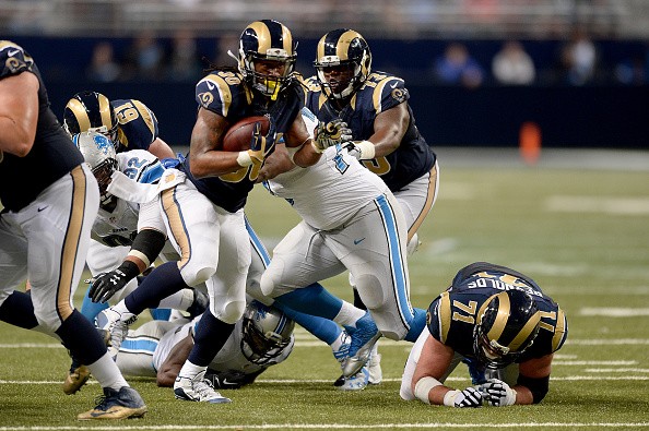 Todd Gurley #30 of the St. Louis Rams