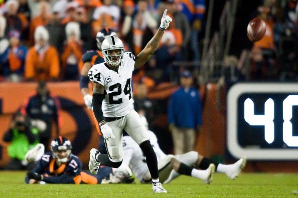 Free safety Charles Woodson #24 of the Oakland Raiders 