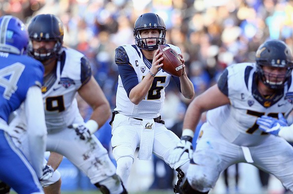 Jared Goff #16 of the California Golden Bears