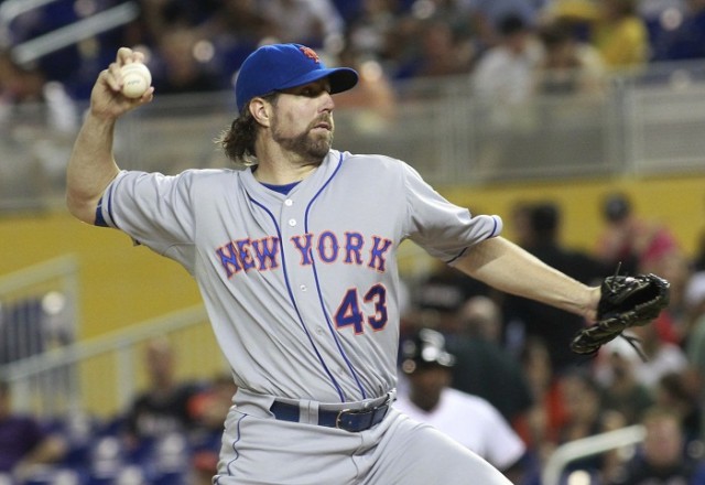 New York Mets starting pitcher R.A. Dickey 