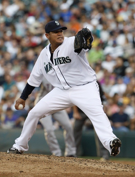 Felix Hernandez agrees to new contract with Seattle