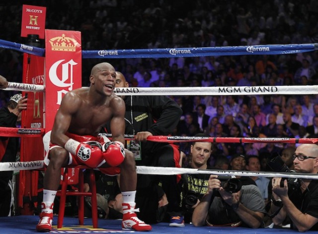 Floyd Mayweather moves to Showtime